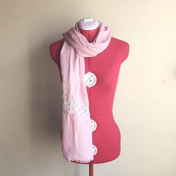 GORGEOUS GAUZY LACE SCARF/PAREO/SHAWL!!! - Picture 3 of 4